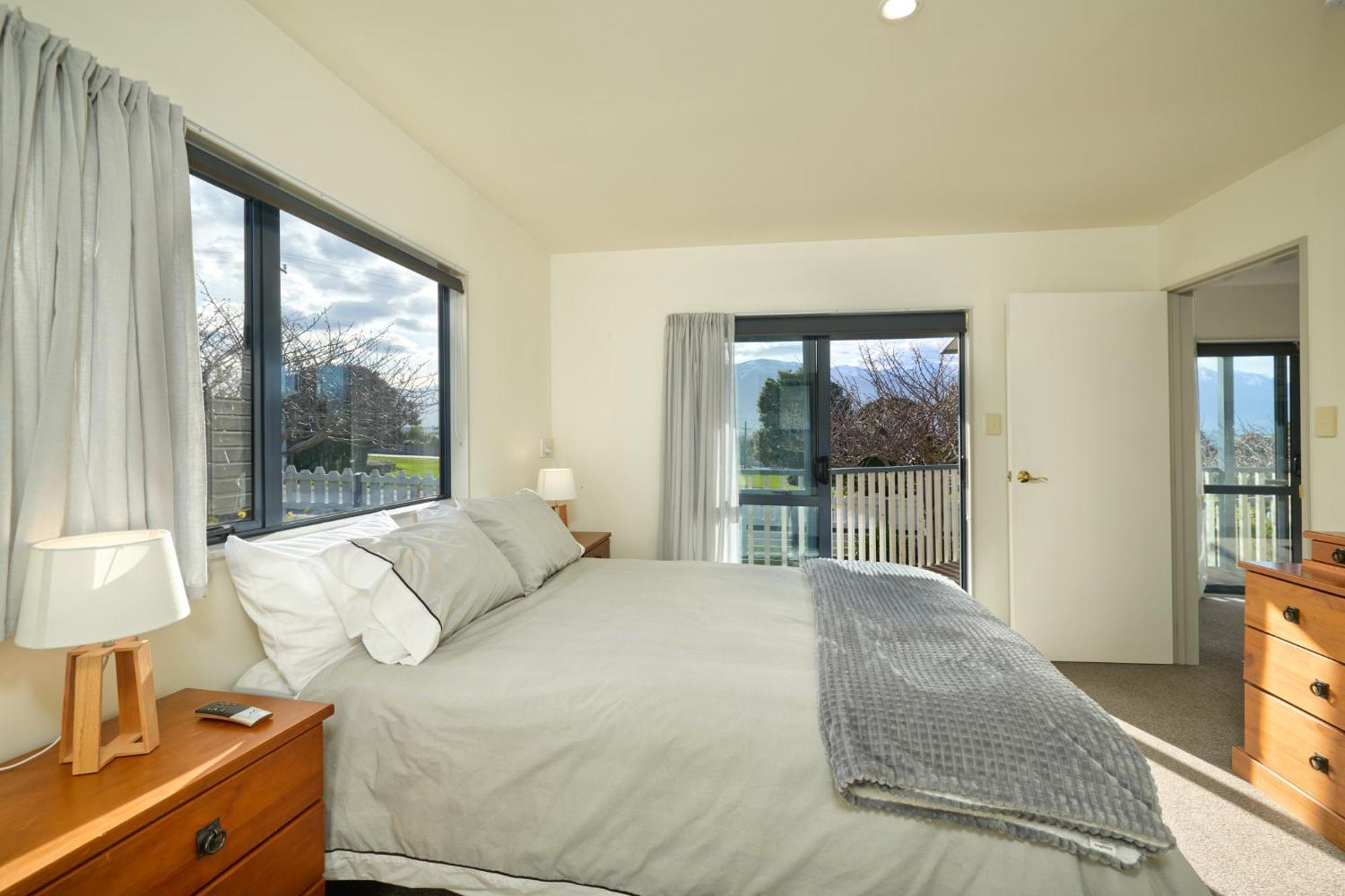 Holiday home Location With Ocean And Mountain Views